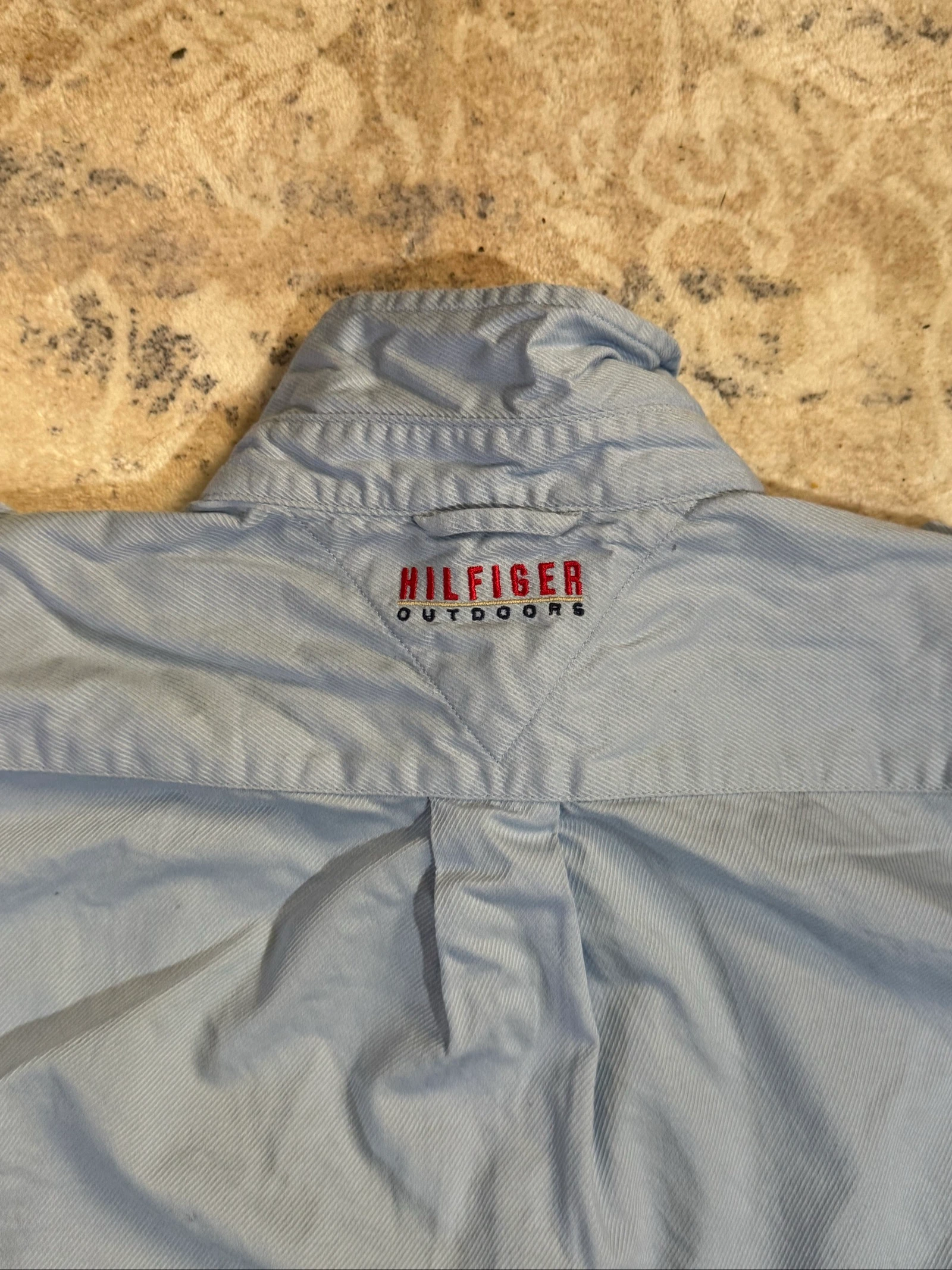 Light blue vintage Tommy Hilfiger shirt with embroidered patches – photo 7